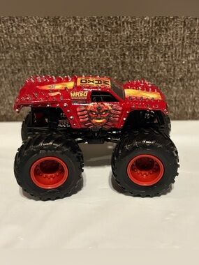 Hot Wheels Monster Jam Truck Red Max-D Maximum Destruction Die-Cast 2016 Flames